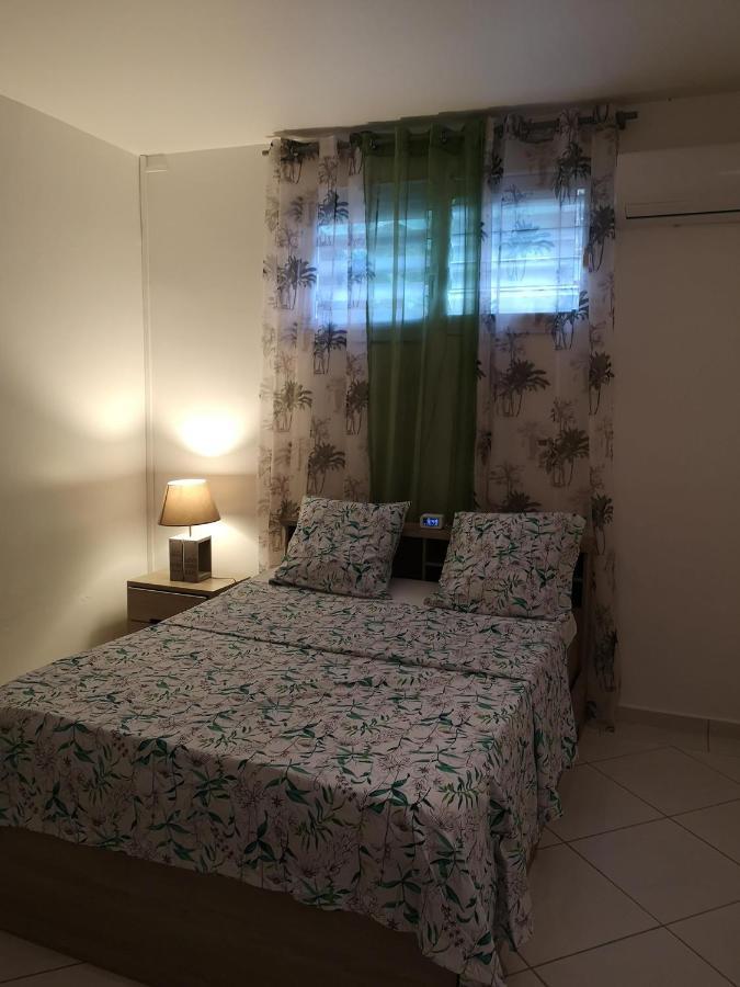 Bas De Maison Location 4 Voyageurs,Route De Bellon Bouillante Εξωτερικό φωτογραφία